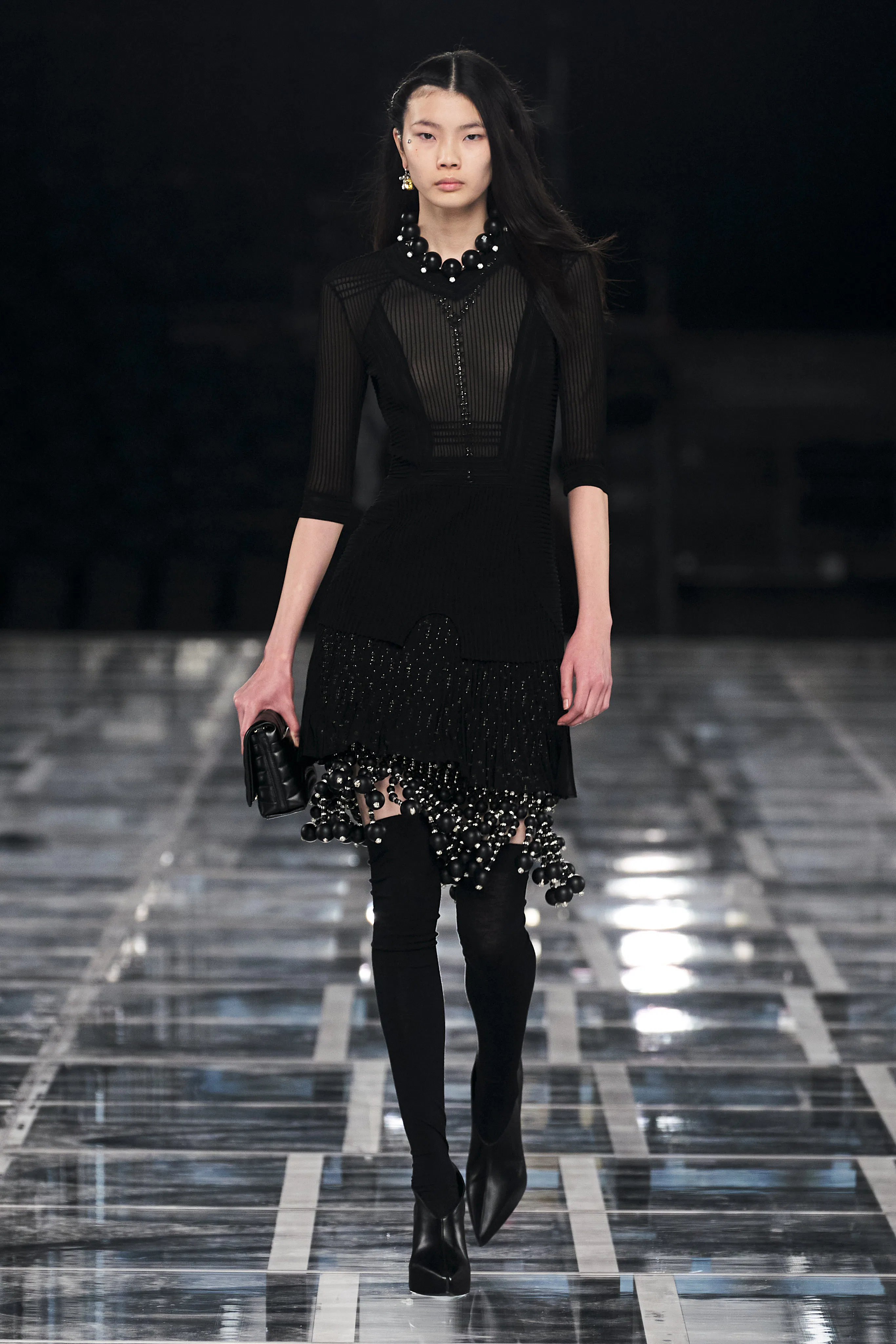 Givenchy's Fall/Winter 2022 Show Was A Grunge-Goth Extravaganza