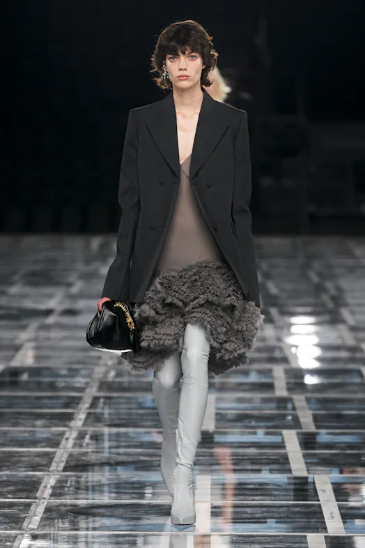 Givenchy Goth Collection Givenchy's Fall/Winter 2022 Show Was A Grunge-Goth Extravaganza
