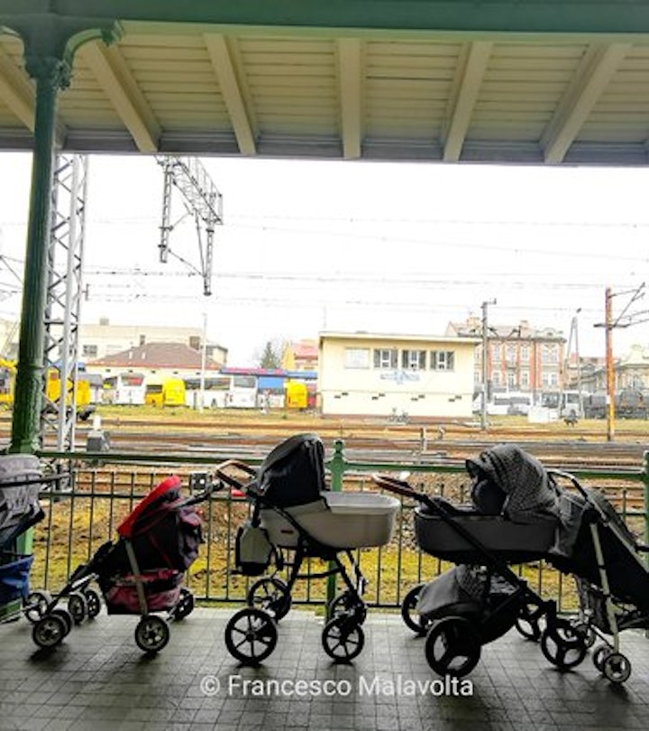 strollers at border waiting for refugees from Ukraine