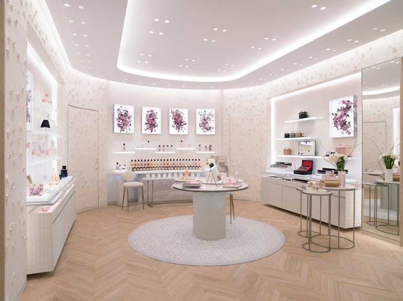 wellness area 30 Montaigne Dior. 