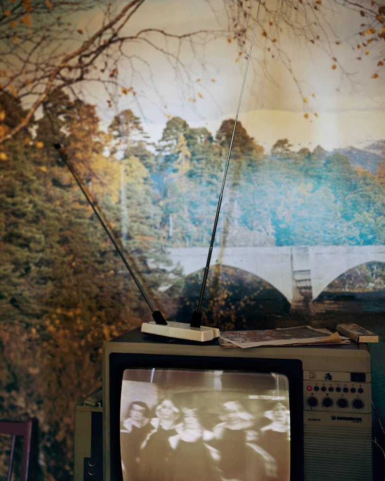 A photo of a television by Alec Soth