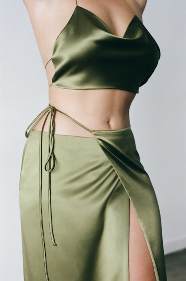 Subsurface silk top slit trend