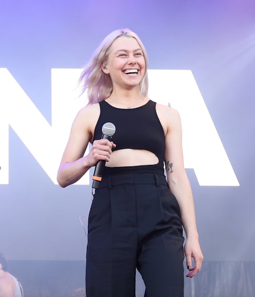 Phoebe Bridgers performing live