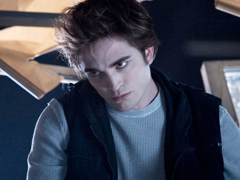 'Twilight' fans are comparing Robert Pattinson's Batman to Edward Cullen in memes.