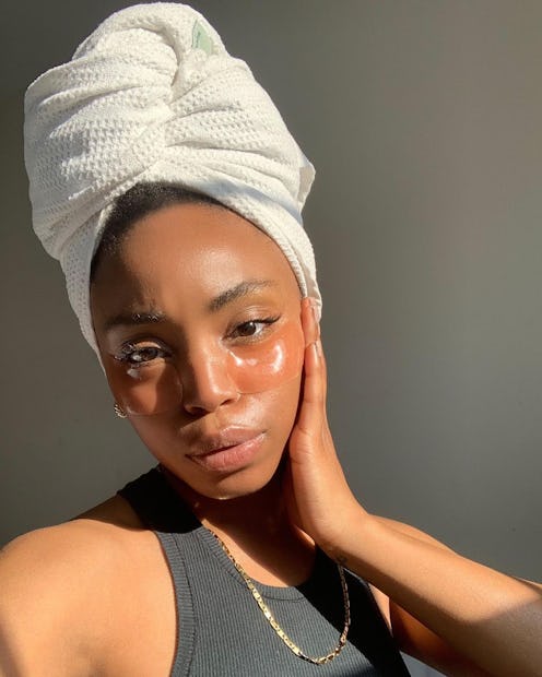 Skinfluencer wears under eye masks with clean skin