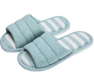 This Shevalues pair is one of the best cotton slippers for sweaty feet.