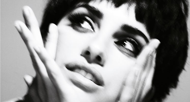 Penelope Cruz posing