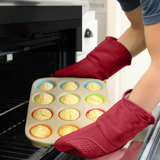 HOMWE Professional Silicone Oven Mitts (2-Pack)