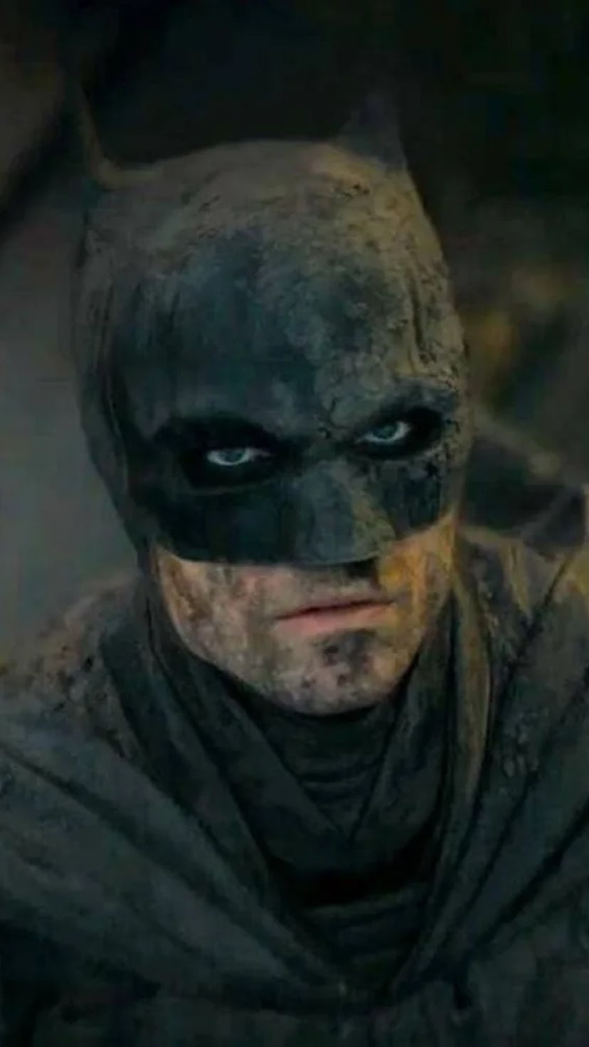 'Twilight' fans are comparing Robert Pattinson's Batman to Edward Cullen in memes.