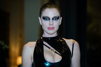 Julia Fox in Versace with black eyeliner. 