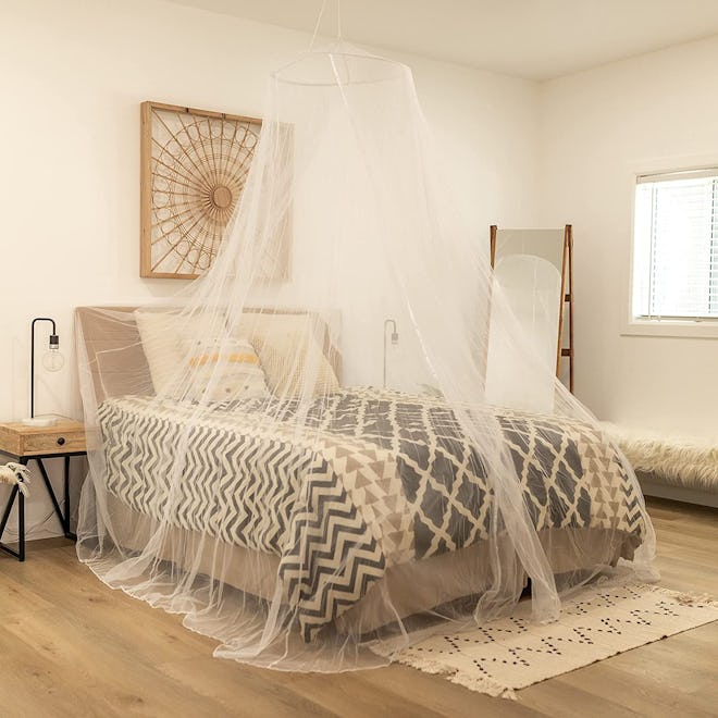 EVEN NATURALS Luxury Mosquito Net Bed Canopy