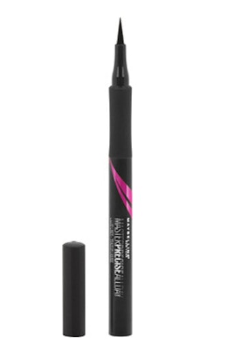 liquid eyeliner for a precise cat eye