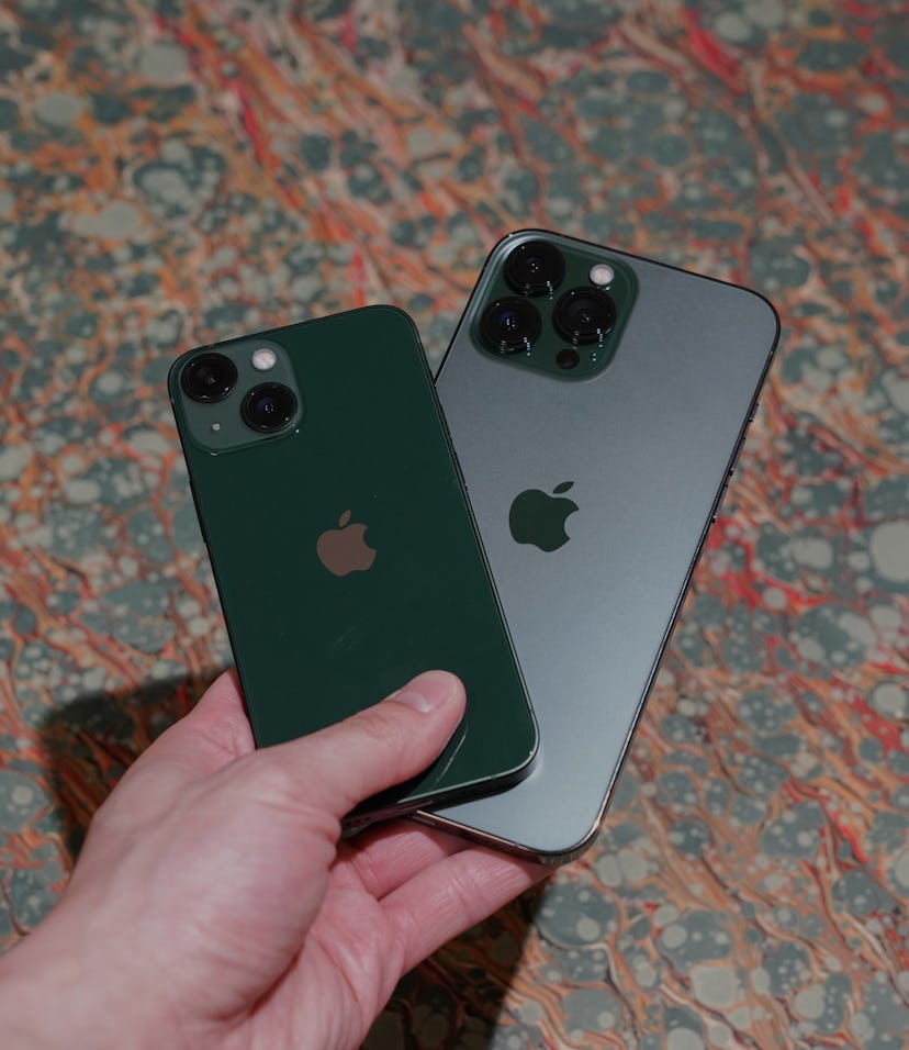 iOS 15.4.1 fixes iPhone battery drain