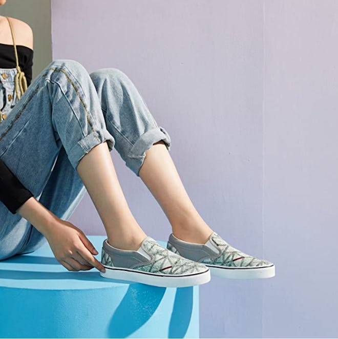 hash bubbie Slip on Low Top Canvas Sneakers