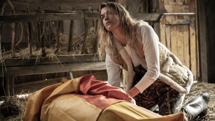 Marie Sophie Verdane as Gunn leaning over a man in Killing Eve season 4 episode 7