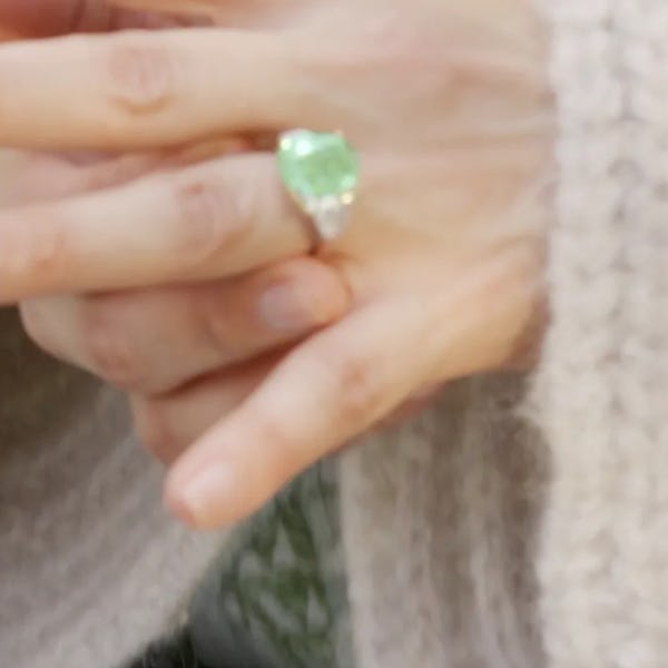 jennifer lopez engagement ring green diamond