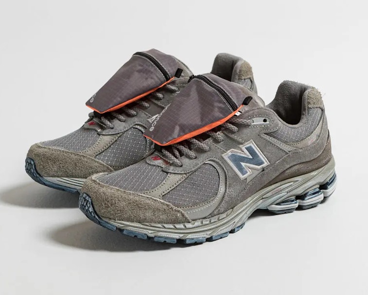  New Balance 2002R sneaker with pockets