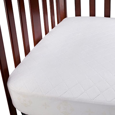Tight, sleek, and durable, which means a dry and safe sleep for your child.