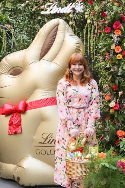Bryce Dallas Howard poses with a giant version of the Lindt Gold Bunny in New York City.