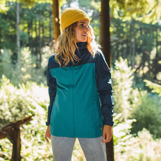 How to choose a waterproof jacket for hiking and the 8 best ones to get