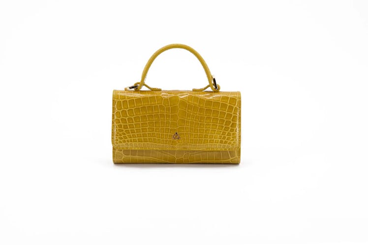 Laurus yellow Geneva bag to wear with platform sandals.