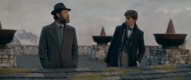 Jude Law as Albus Dumbledore and Eddie Redmayne as Newt Scamander in Fantastic Beasts 3.