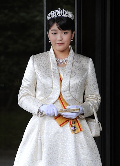 Then-princess Mako Komuro wearing a crown