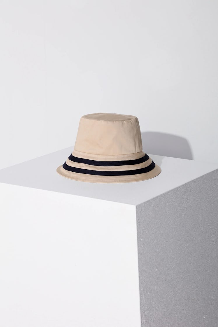 2022 vacation trends ivory cotton striped bucket hat