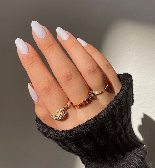 15 ways to wear the milky white nail trend.