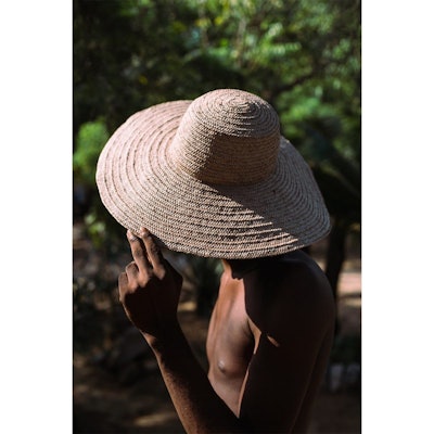 Best Mother's Day gifts; floppy sun hat 