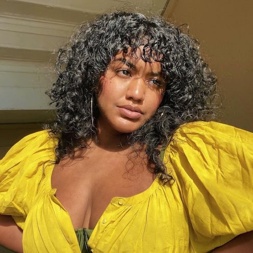 hair training woman with curly hair