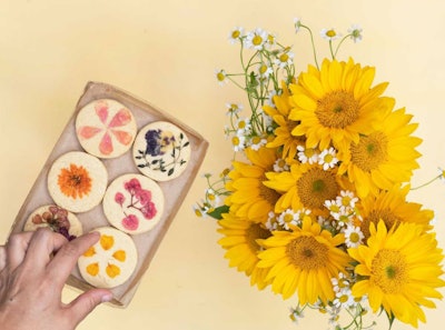 Farmgirl Flowers is a good gift for mother's day