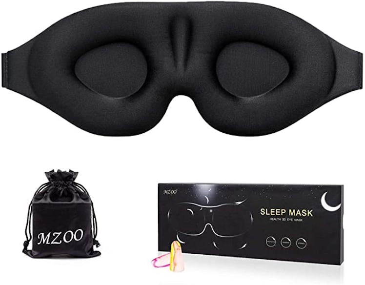 This sleep mask is how to sleep on a plane. 