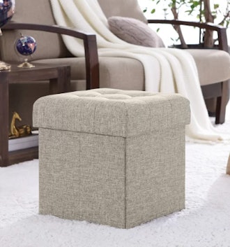 Tufted storage ottoman for maximizing space