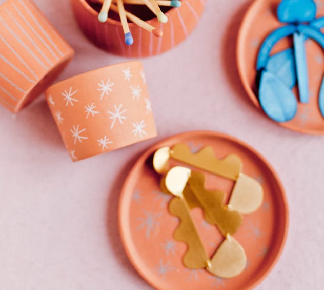 DIY terracotta jewelry dish is a great DIY mother's day gift idea
