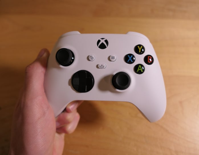 A clean Xbox controller