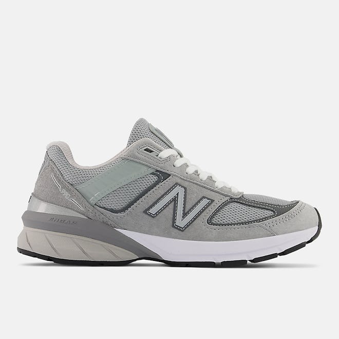 990v5