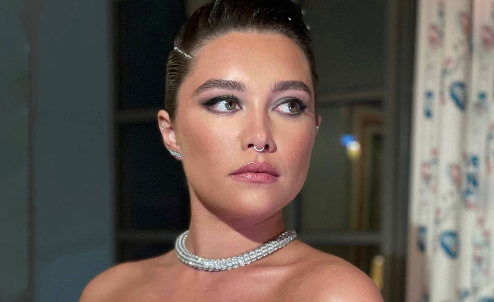 Florence Pugh’s Take On A Classic Cat Eye Will Make You Rethink The Way You Wear Eyeliner