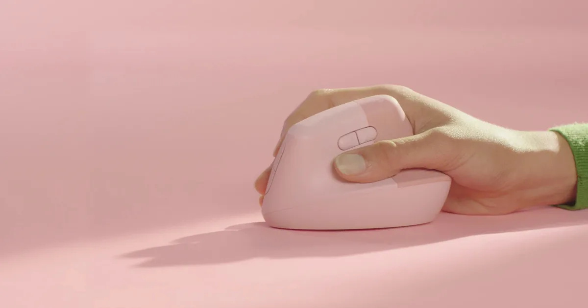 Logitech Mouse Hand Logitech’s vertical mouse is made for people with small hands