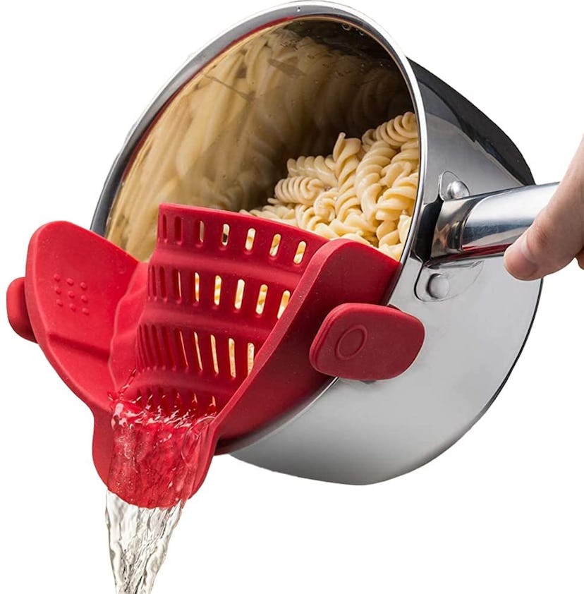 Kitchen Gizmo Snap N Strain Pot Strainer