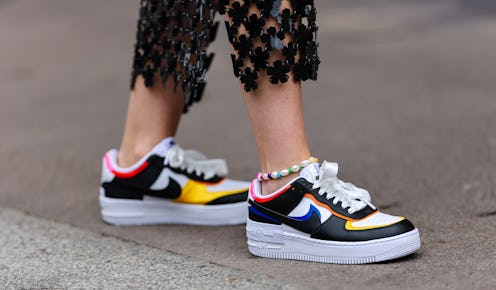Colorblock sneakers street style