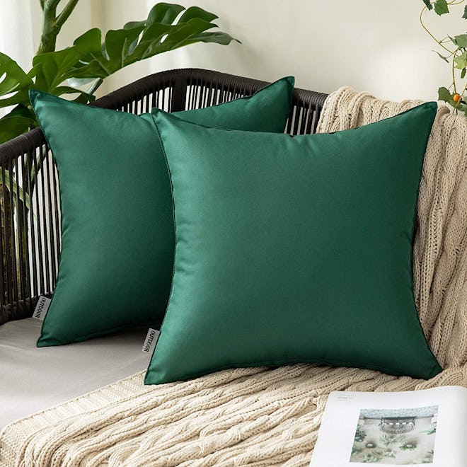 MIULEE Decorative Waterproof Pillow Covers (2-Pack)