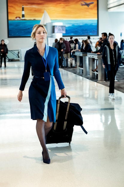 Cassie (Kaley Cuoco) walks through an airport in 'The Flight Attendant.'