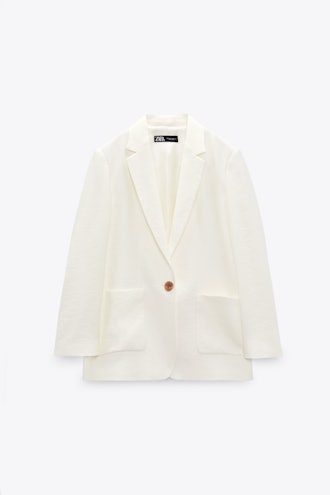 Snag this off-white Zara blazer to create a celebrity-approved spring outfit.