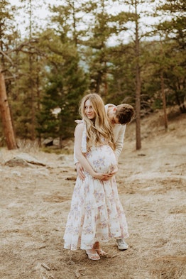 15 Non-Maternity Dress Brands Fashion Girls Wear During Pregnancy