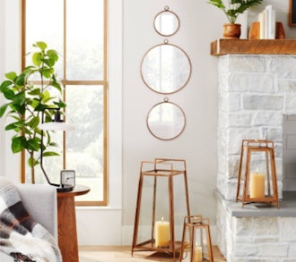 Circle wall mirrors for opening up small spaces