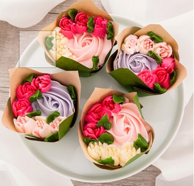 Flower cupcakes for mother's day baby shower