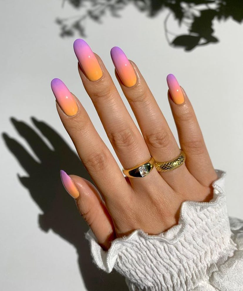 Violet Sunset Nails That Glow at Dusk