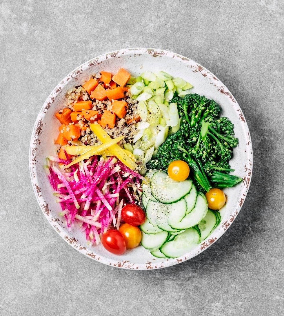 S'well on Instagram: Have you heard? Our TikTok-famous Paper Cutouts Salad  Bowl Kit is back in stock! Shop our Salad Bowl Kits and matching favorites  on Swell.com!