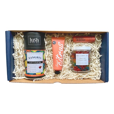 Giften Market's sangria gift box is a Mother's Day gift basket for moms who like wine